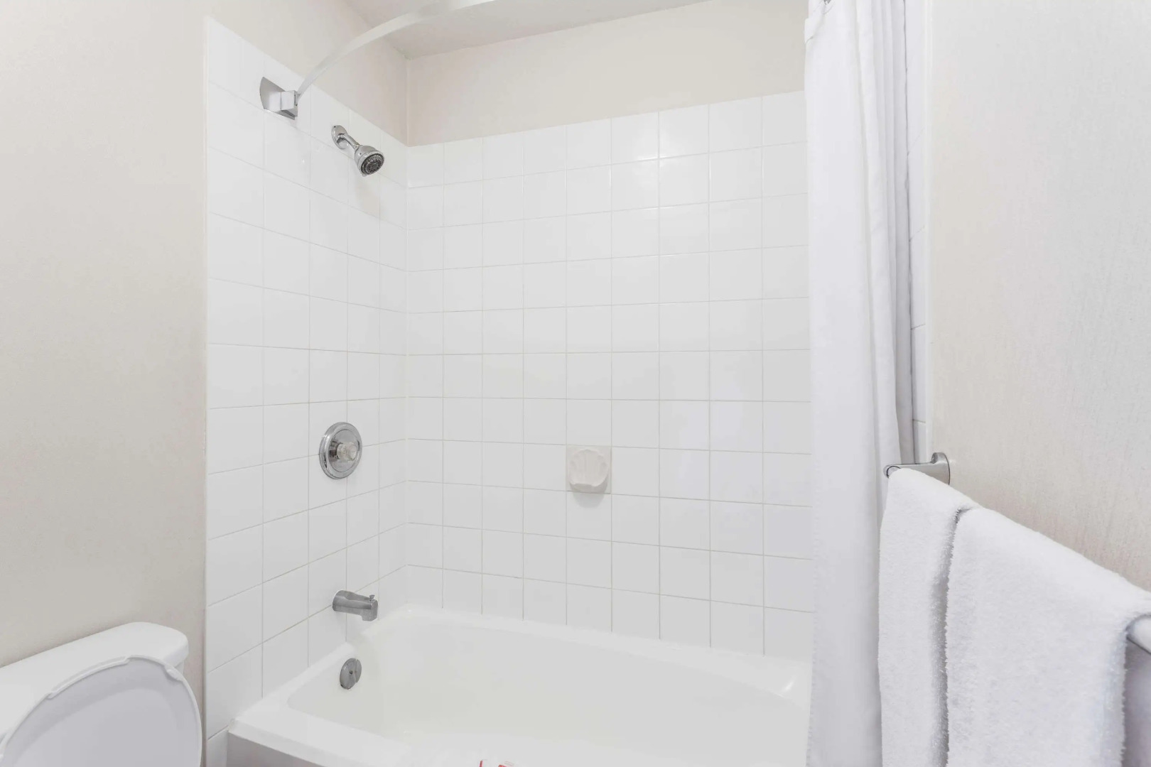 Super 8 by Wyndham Kelowna BC