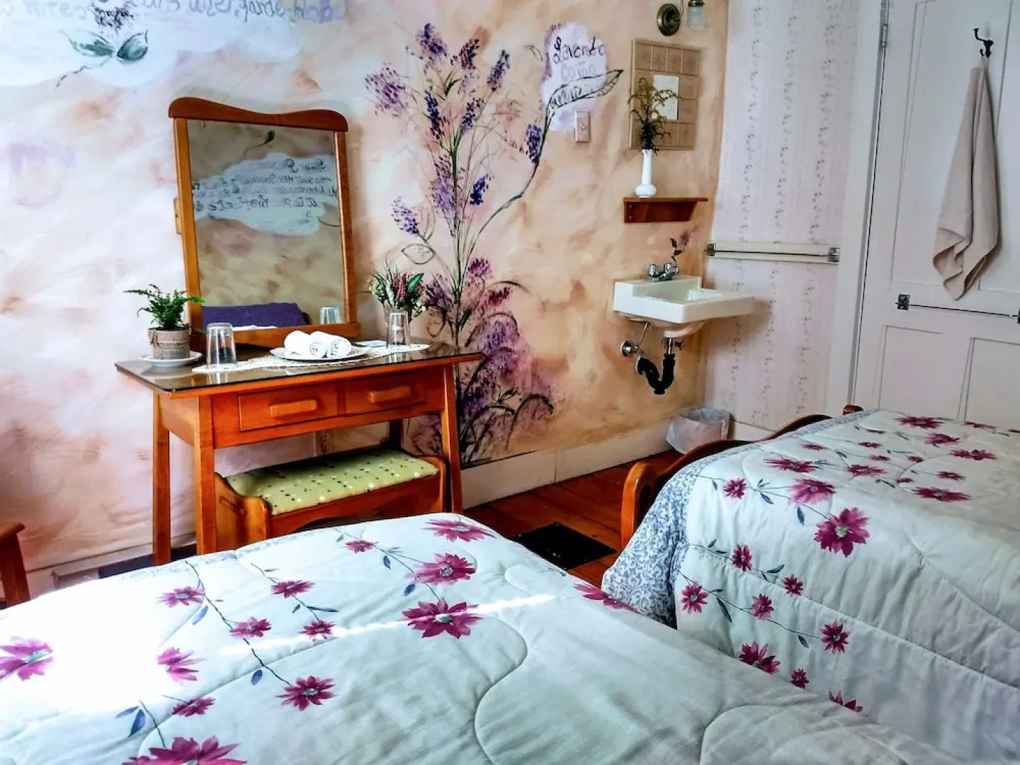 La maison Rose Alma Couette et Café