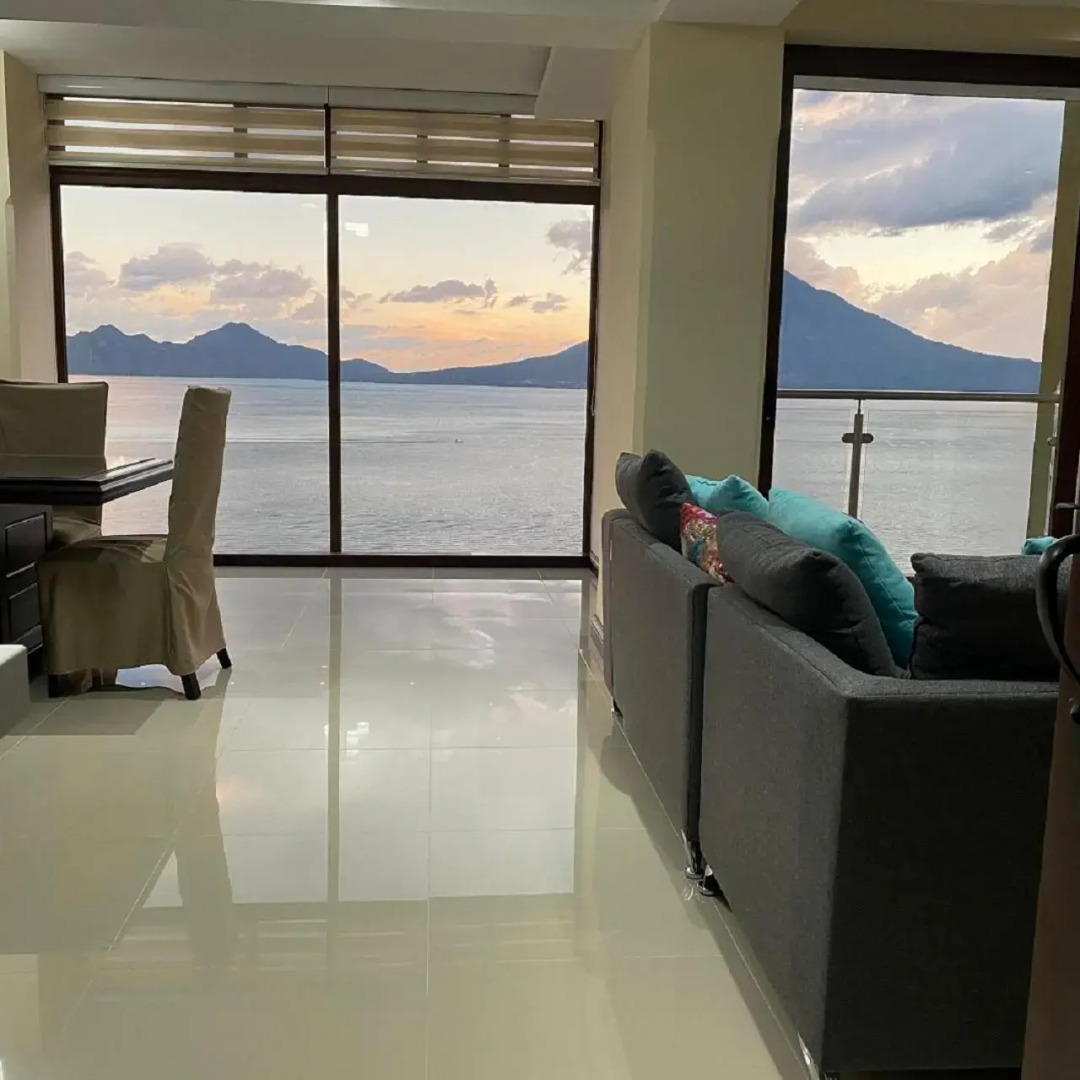 Torres de Atitlan 4 Bdrm-3 Bthrm Full Floor - for 10 people
