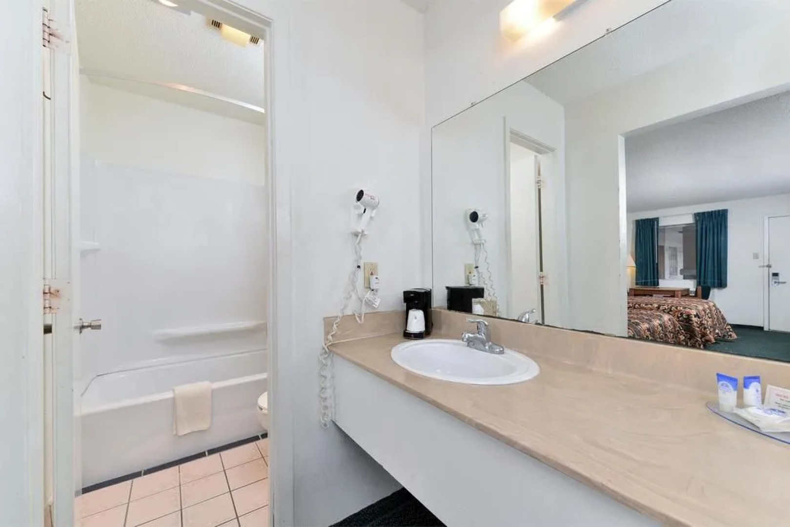 Americas Best Value Inn Clute