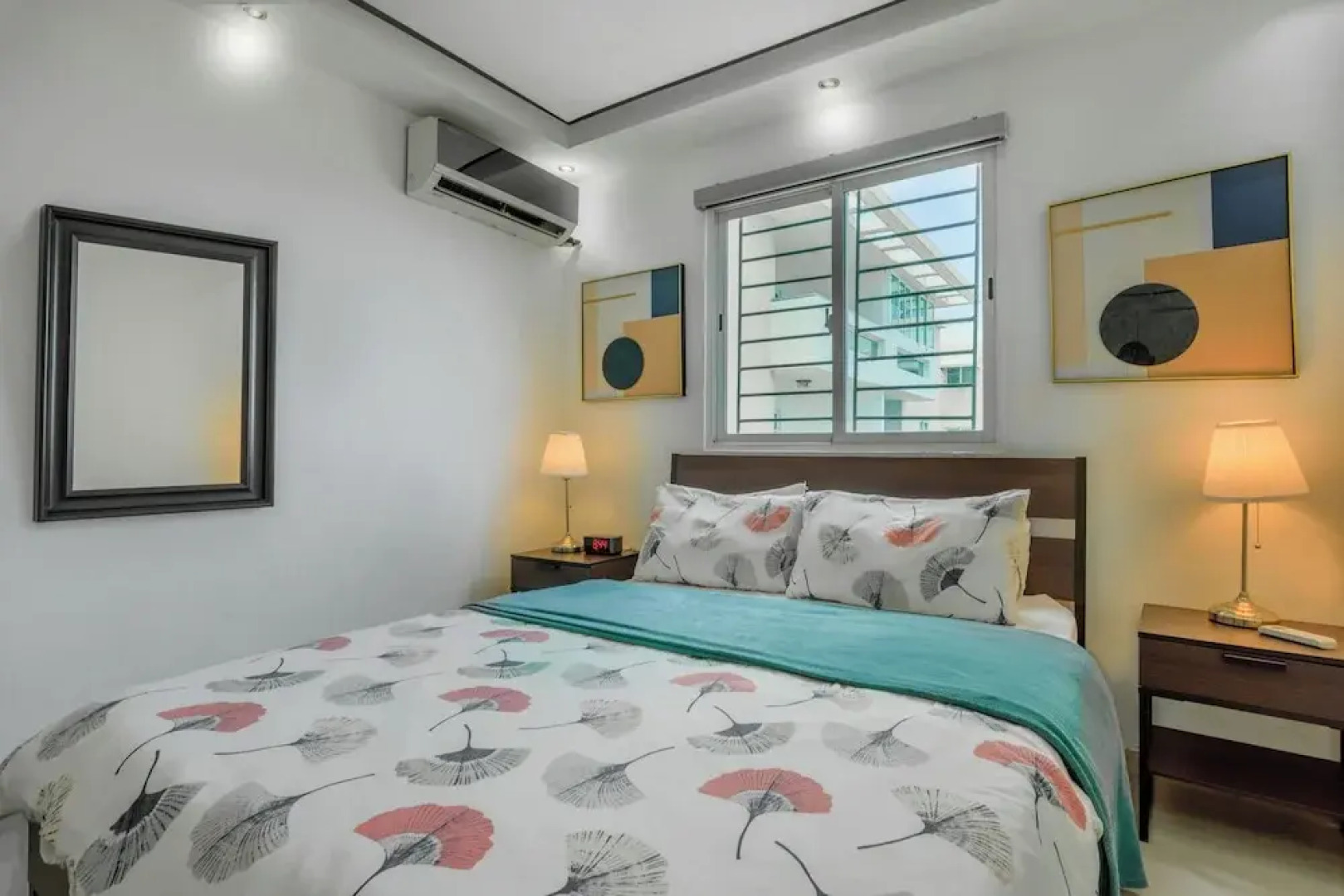 Oceanfront Condo in Ave. España Sleeps 8