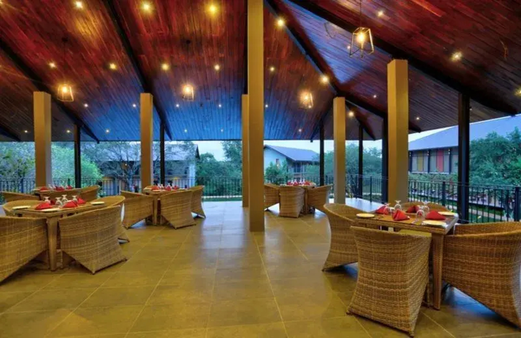 Tropical Life Resort And Spa