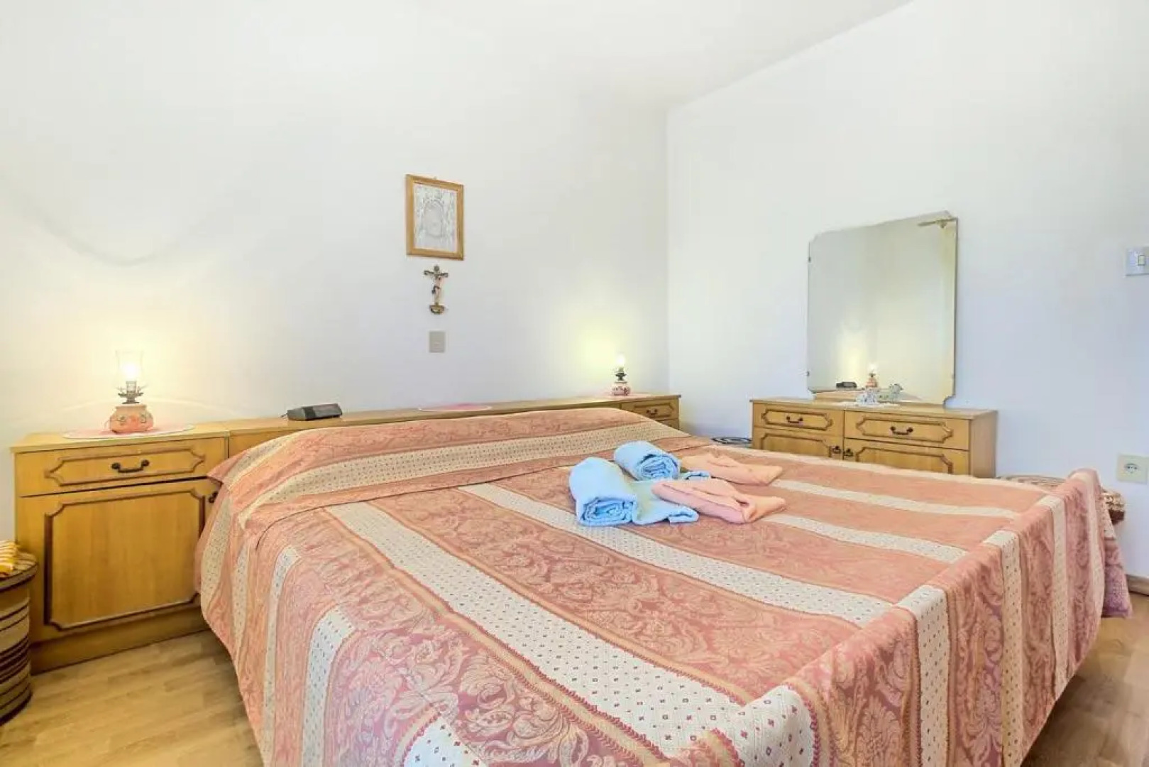 Eva House with Apartment