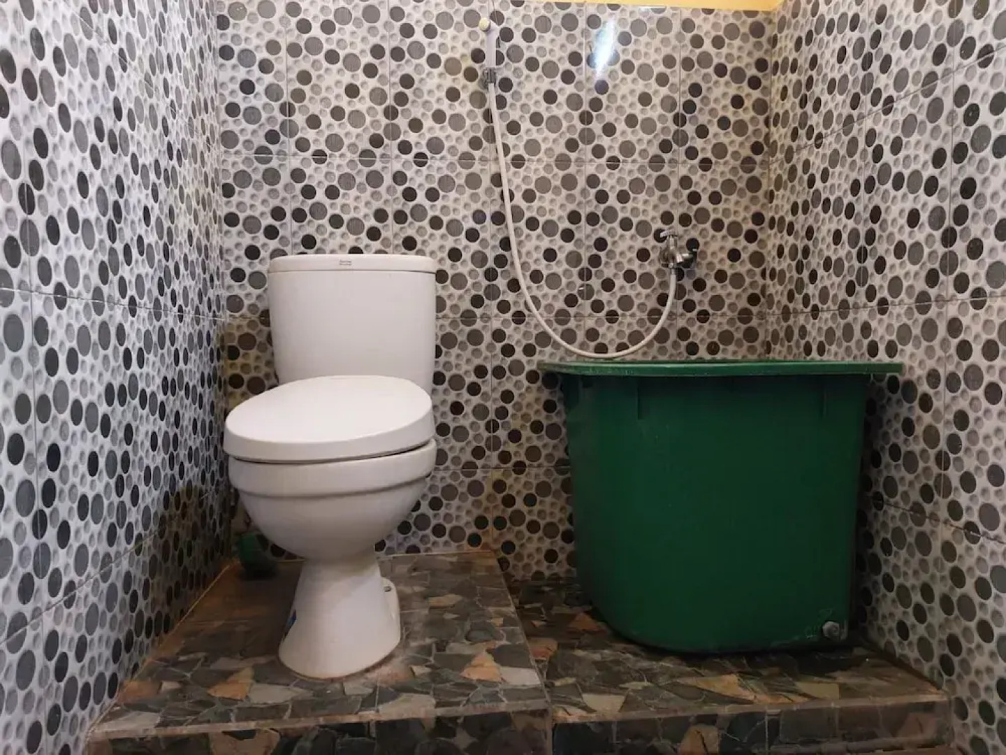 OYO 92357 Zzip Homestay