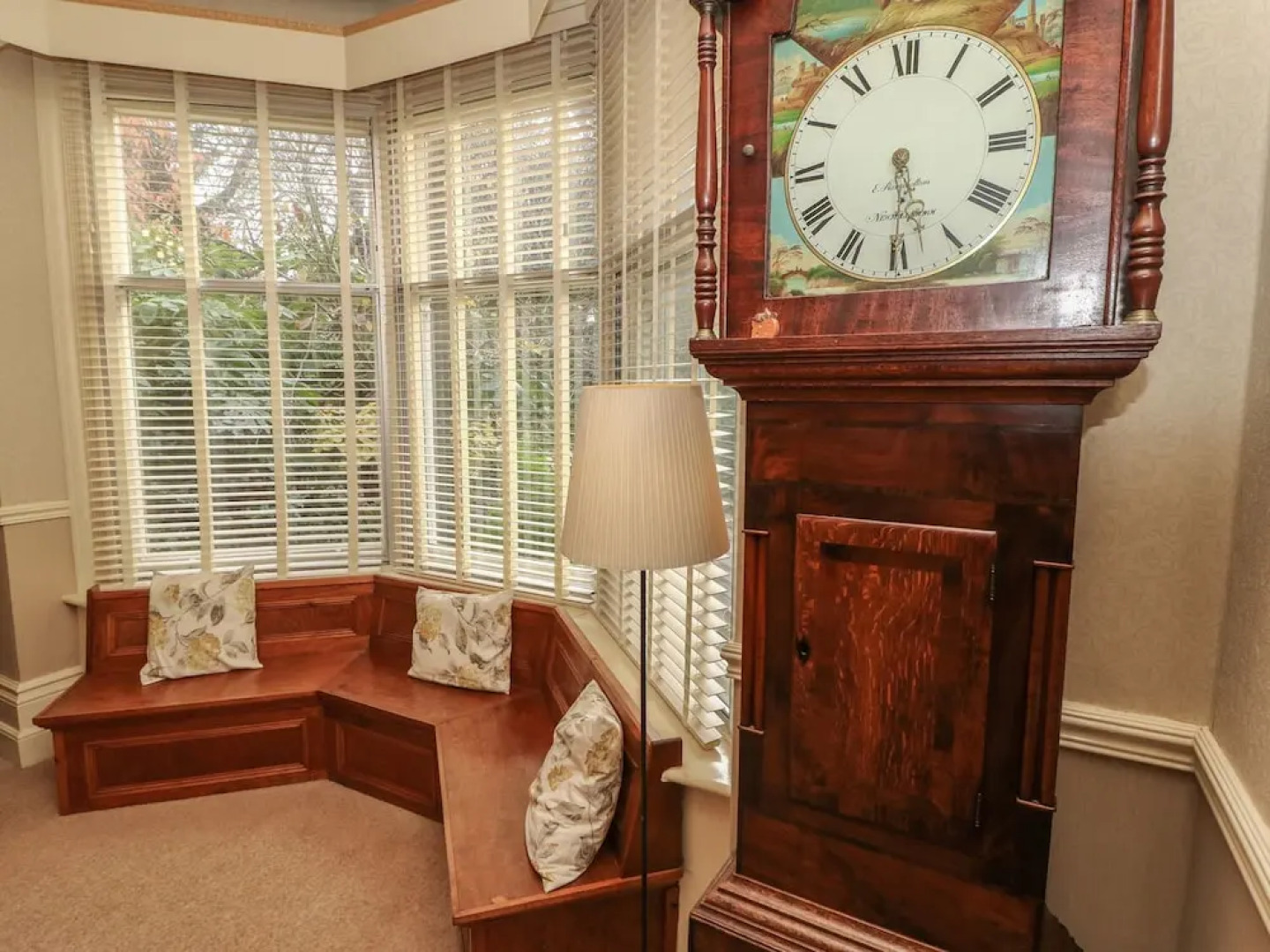 Lyndhurst, Brighouse