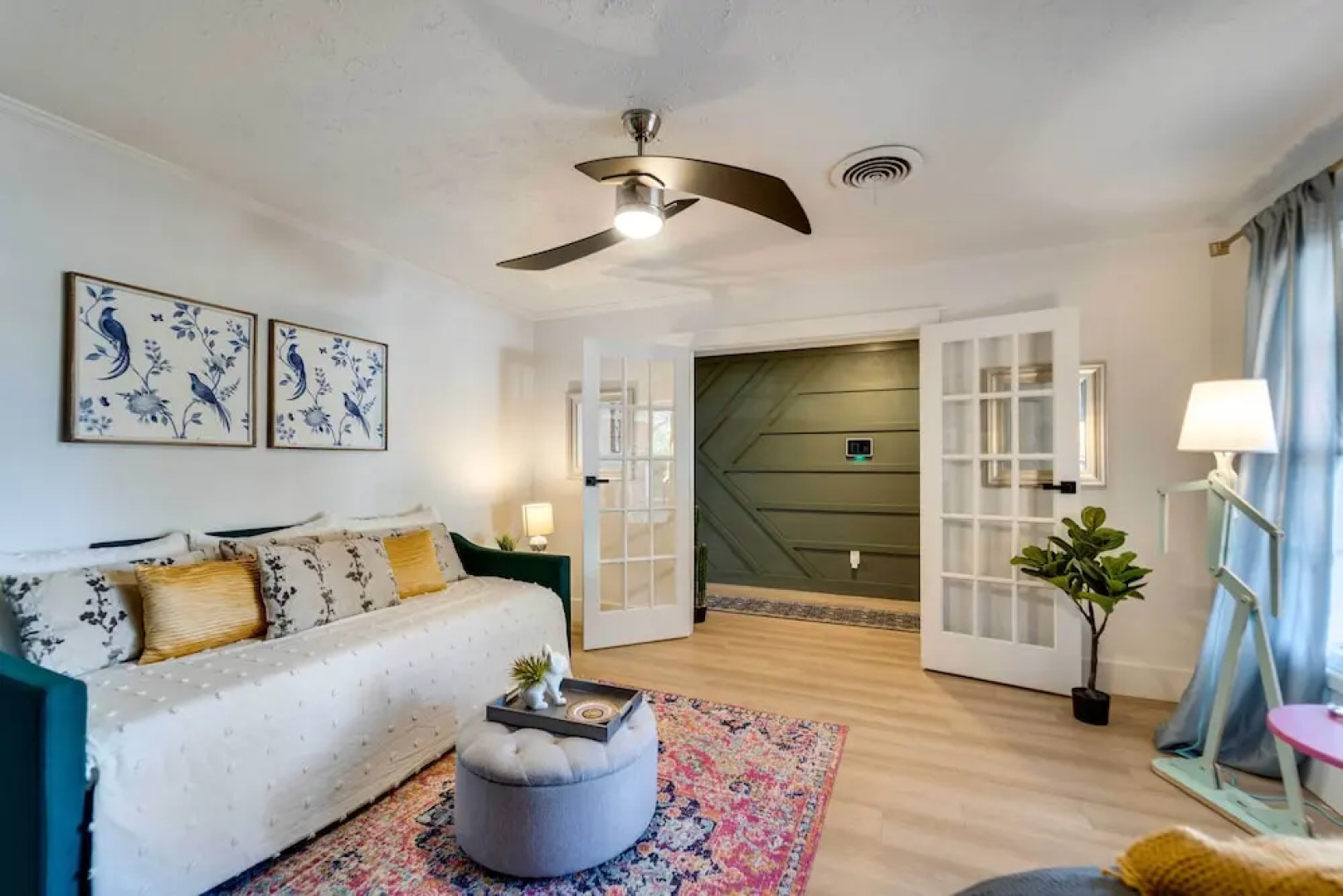 Luxurious Lubbock Home: Fire Pit, Outdoor TV!