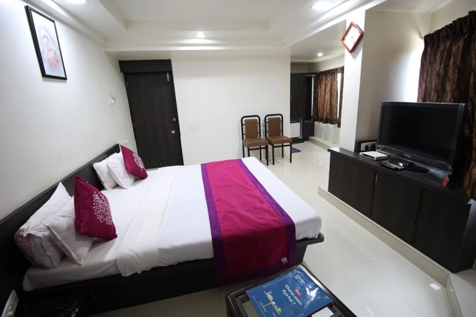 OYO 1360 Hotel Cross Road