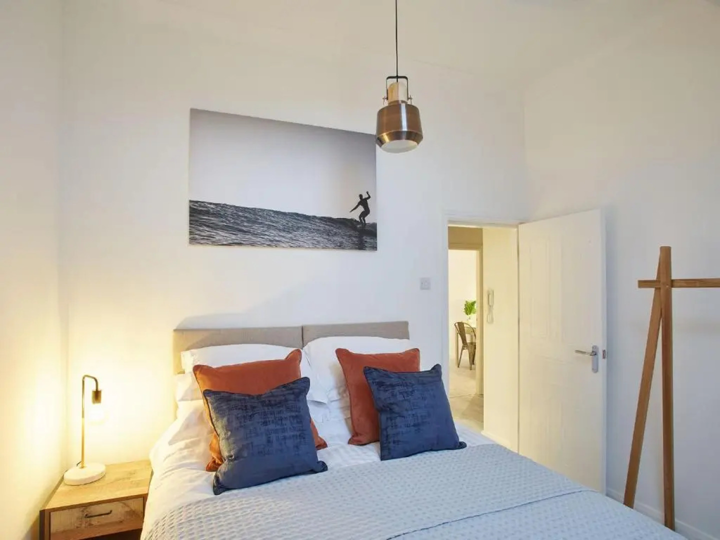 The Surfer's Loft Apartment