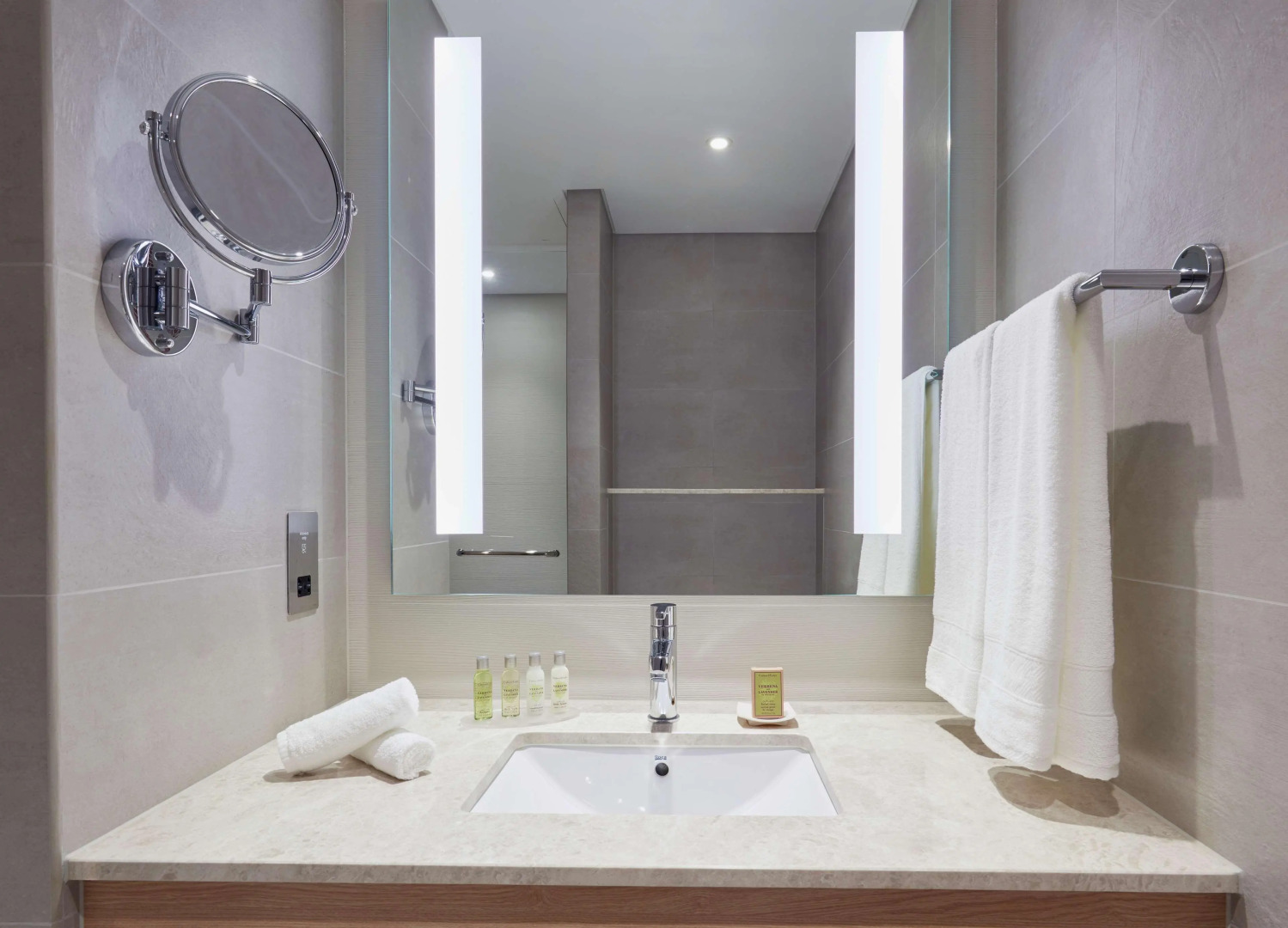 Отель Hilton Garden Inn Muscat Al Khuwair