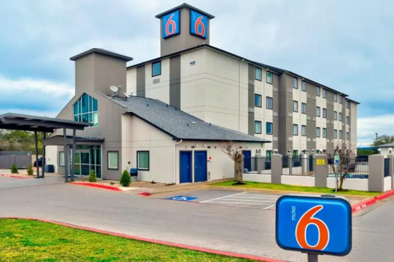 Motel 6 Marble Falls, TX