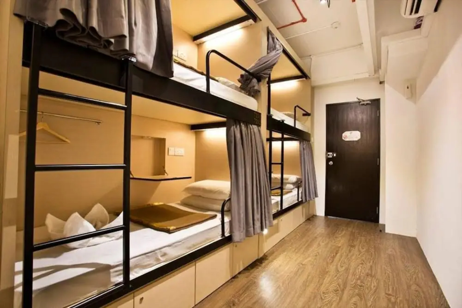 7 Wonders Hostel