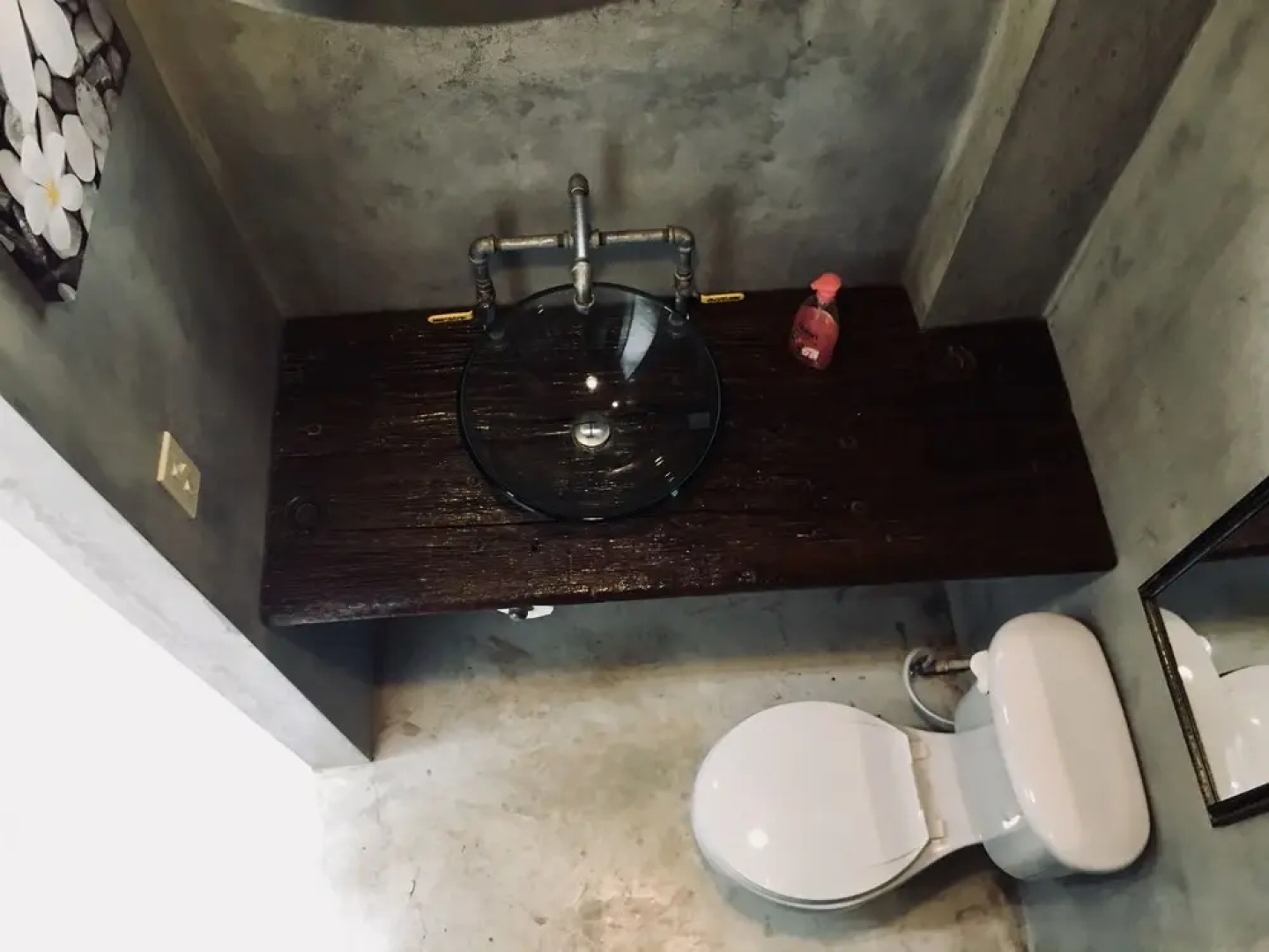 Crash Pad Adventure Hostel