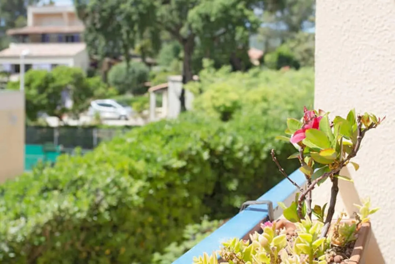 Studio in Bormes-les-mimosas, With Enclosed Garden and Wifi - 400 m Fr