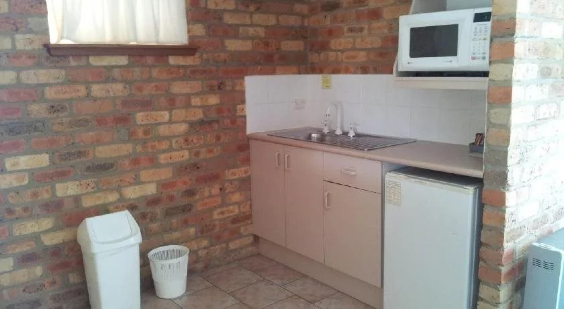 Mollymook Surfbeach Motel and Apartments