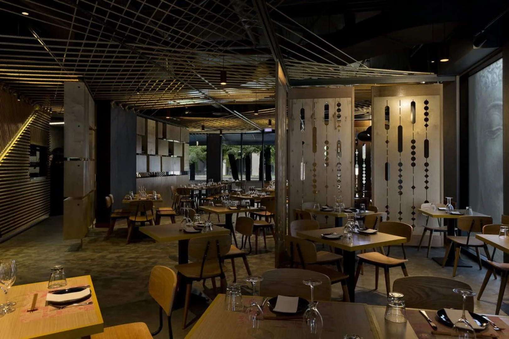 Burbury Hotel & Apartments