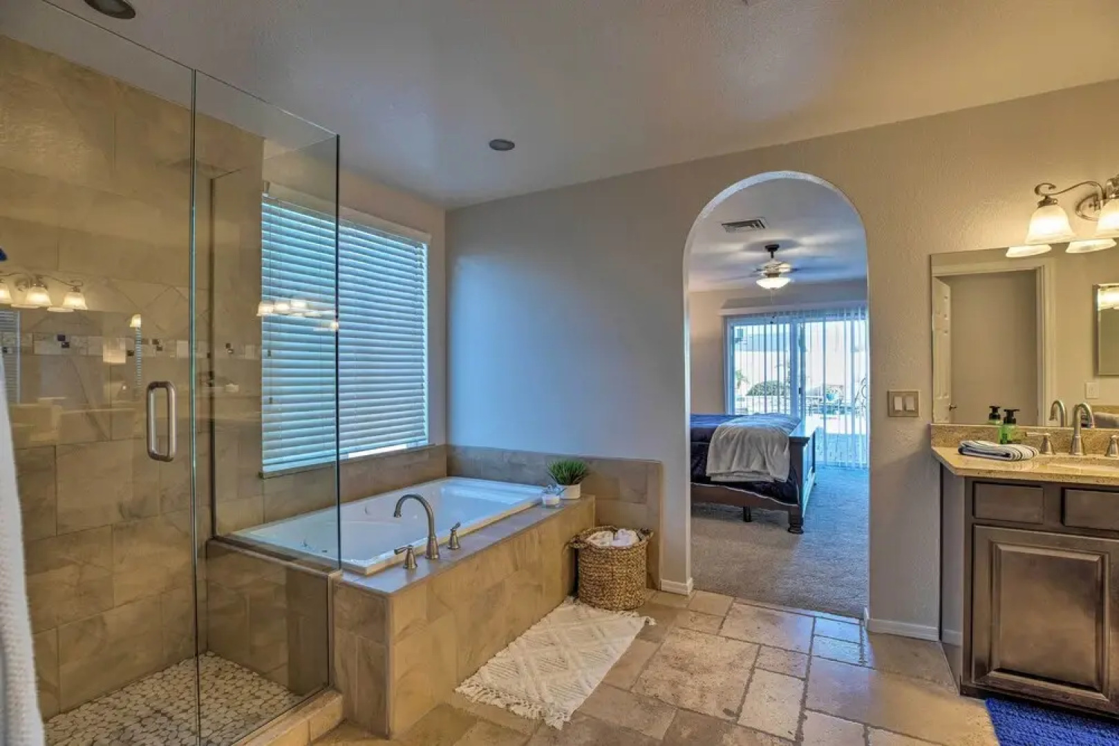 3 Mi to Westgate: Desert Home w/ Hot Tub in Peoria