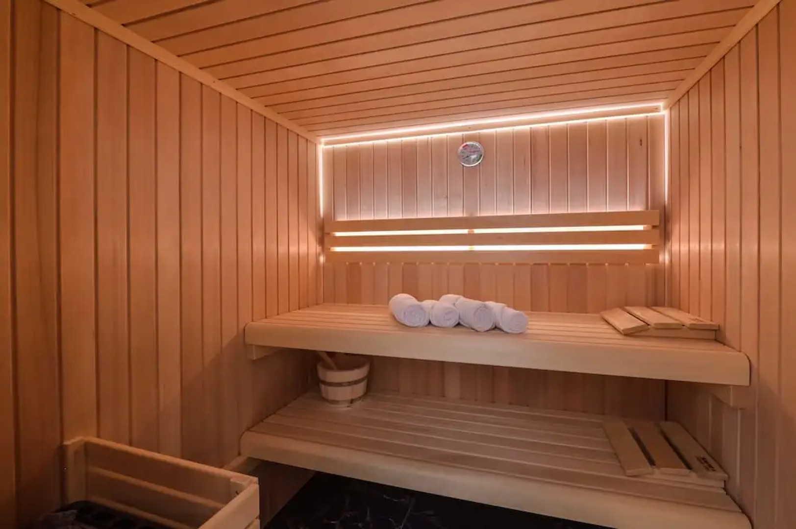 Villa Luna- Private Heated Pool