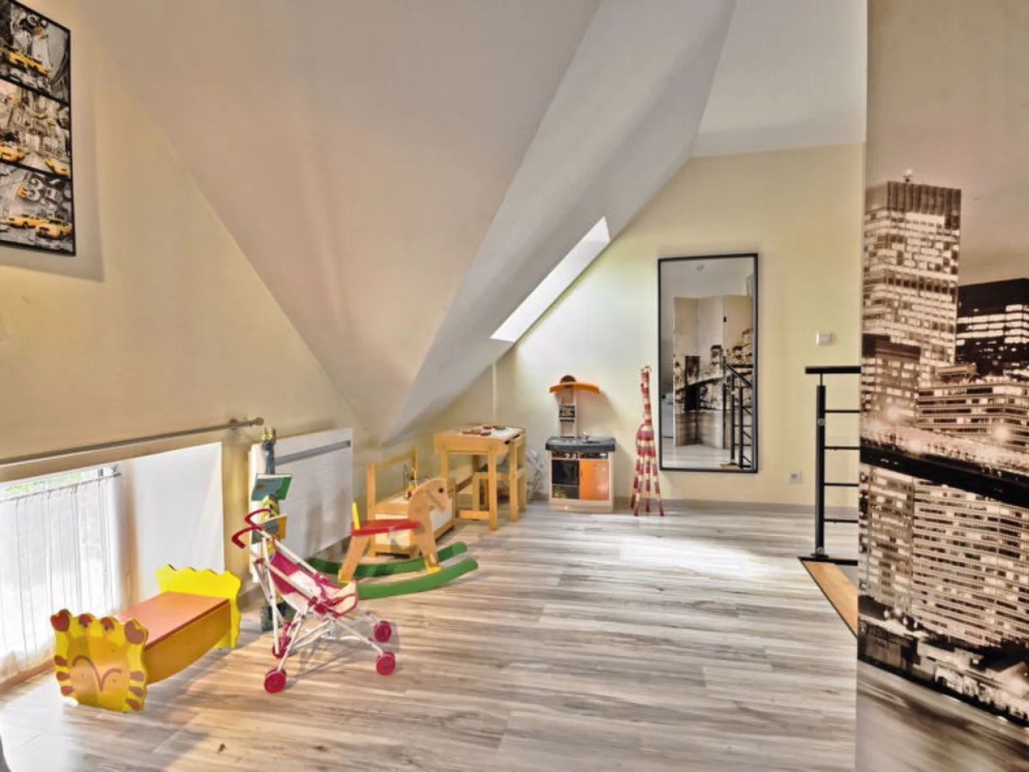 Le GraffiTy (BEE300)