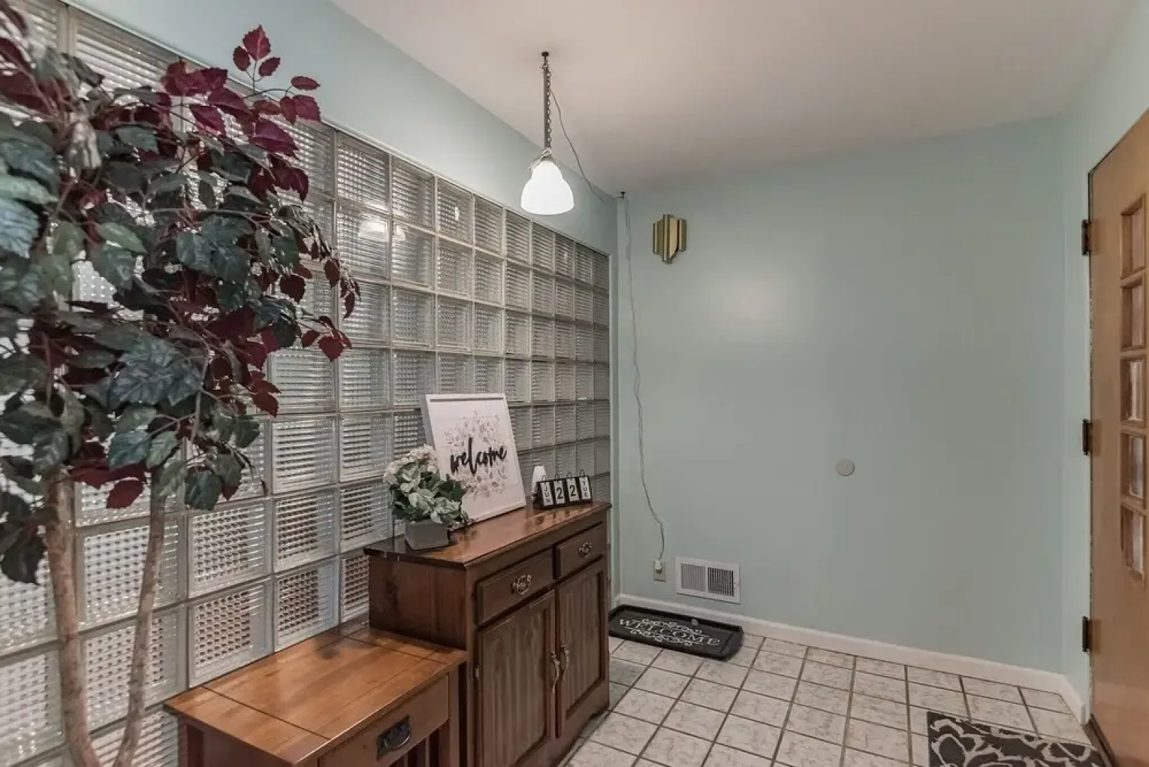 Quiet Comfy 2 Br Home In South Bend, Minutes From Notre Dame! Pet Friendly! 2 Bedroom Home by Redawning