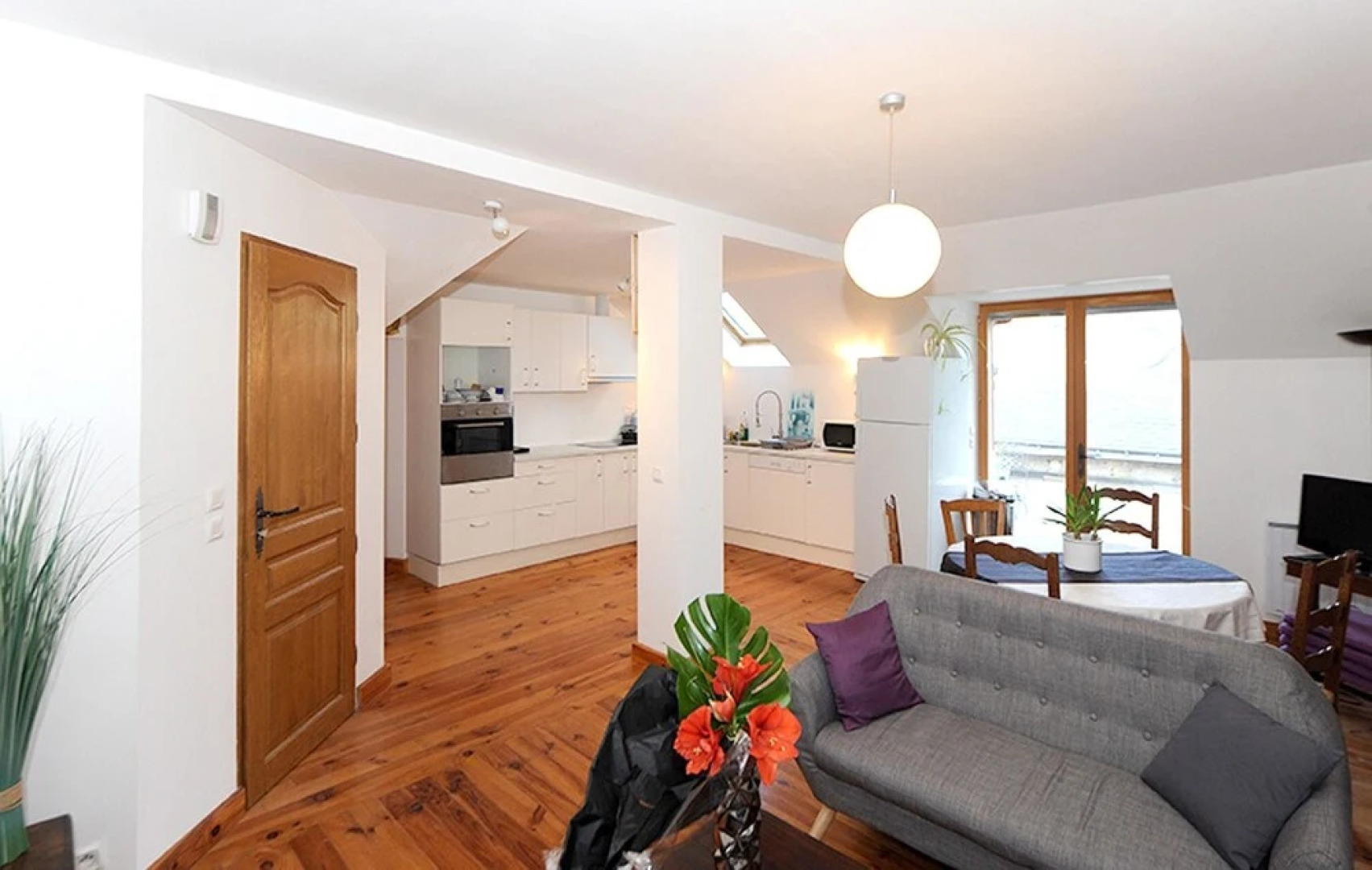 Apartment With 2 Bedrooms in Vernou-sur-brenne, With Pool Access, Encl