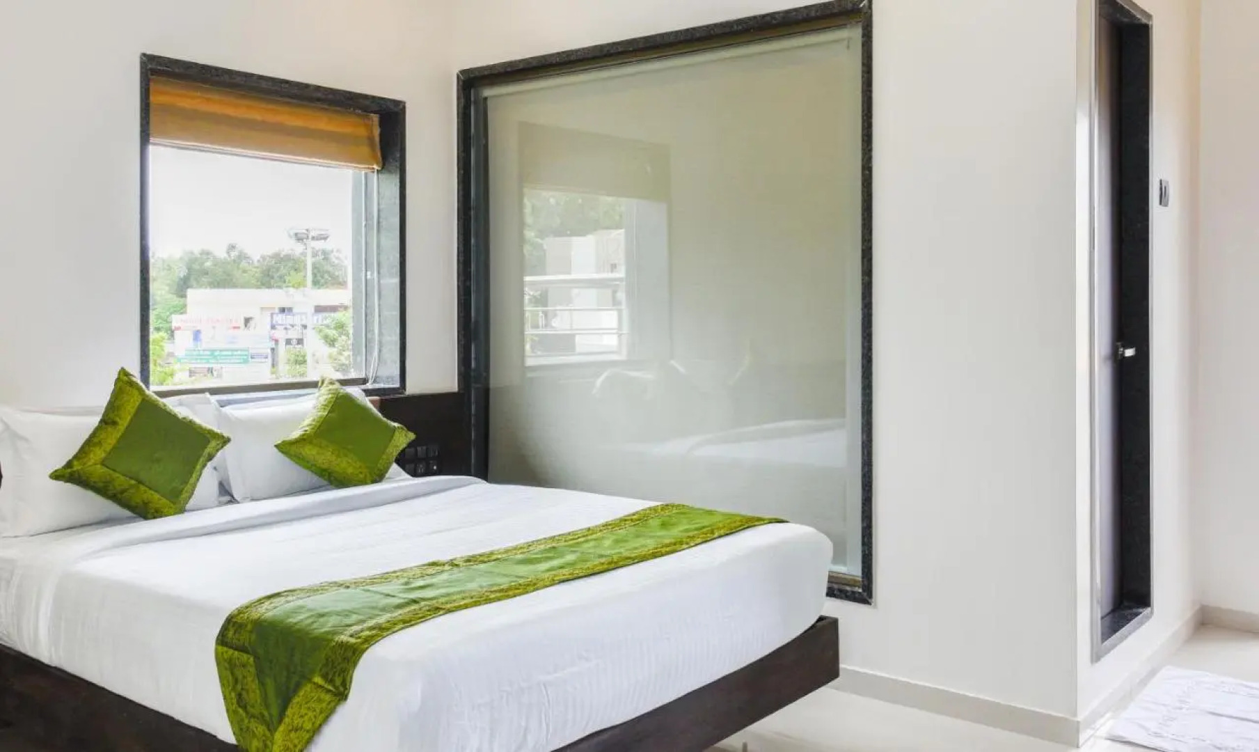 Treebo Malhaar Regency