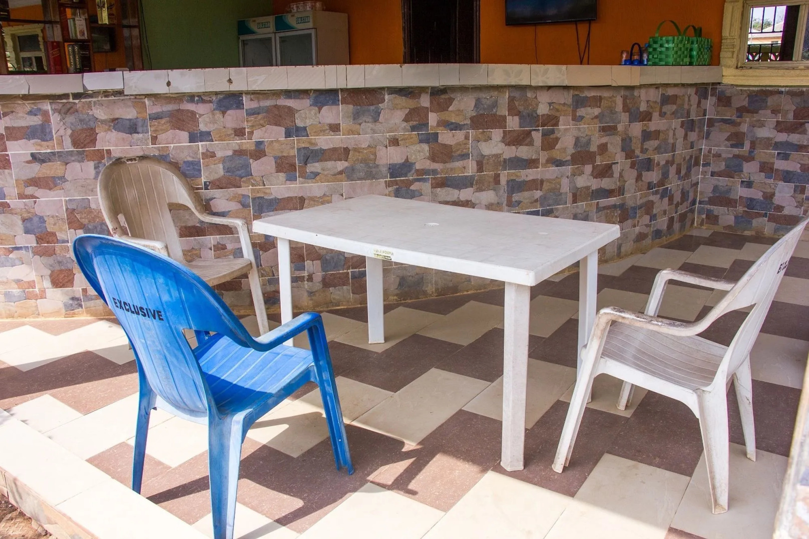 Exclusive Relaxation Place & Bar