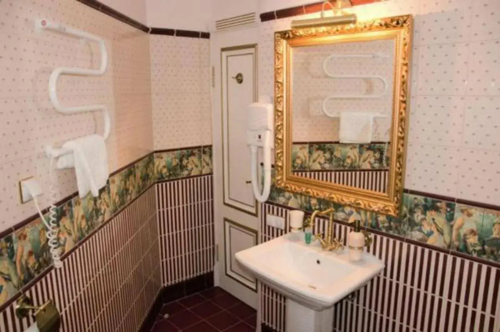 Отель «Роял Сити»