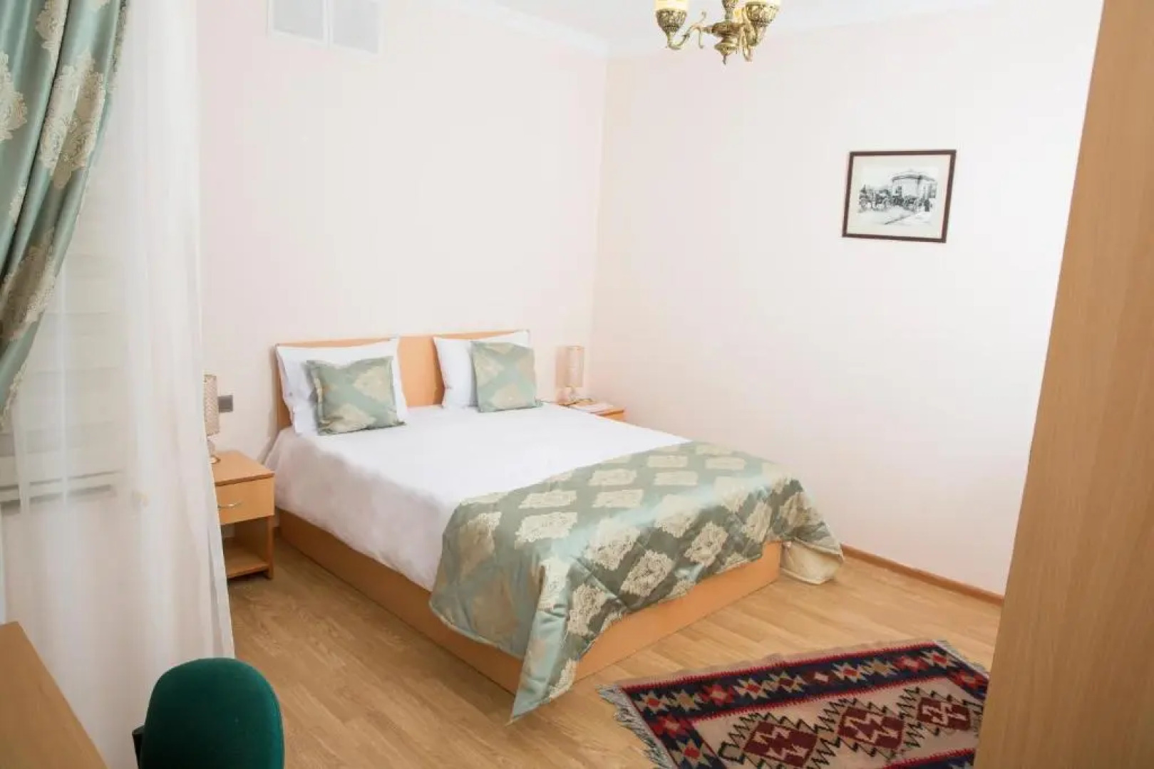 Отель City Walls