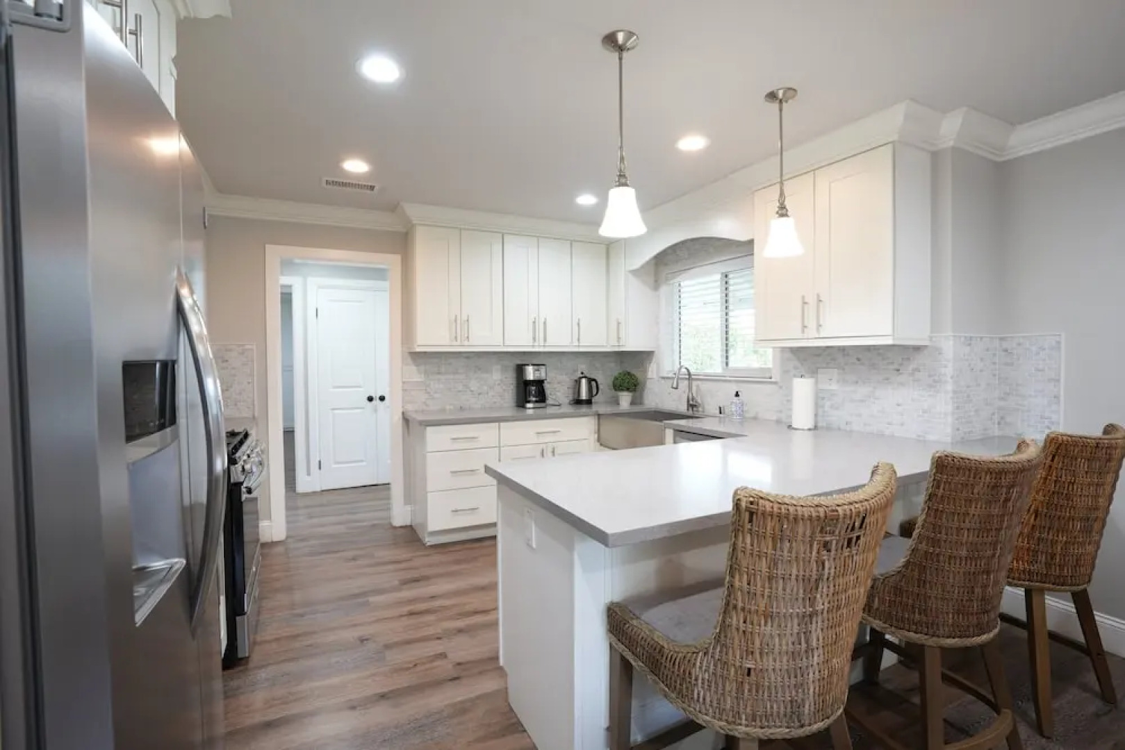 4 bedroom, 3 bathrooms Pool Home