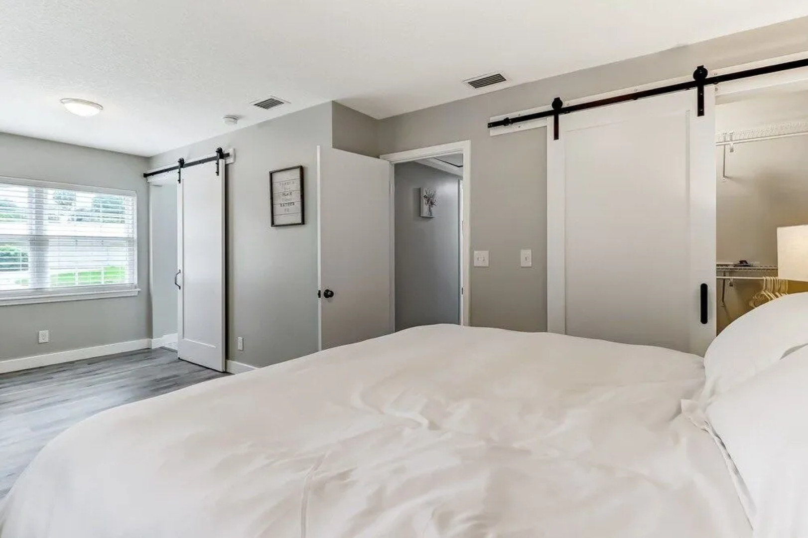 Private Pool Oasis, Walking Distance to the Beach