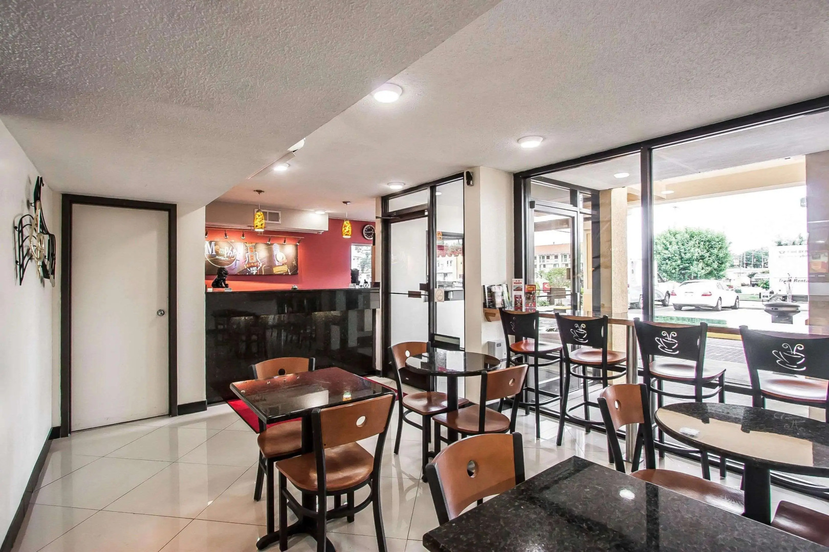 Econo Lodge Inn & Suites Memphis East