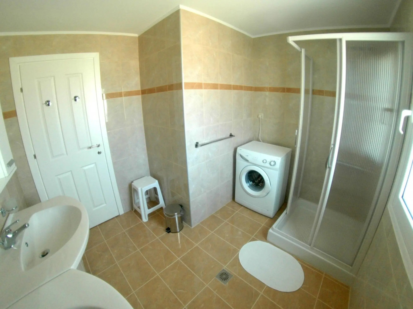 Beautiful Spacious Villa, Large Plot, 600m of Sandy Beach, Near Makry Gialos, Se