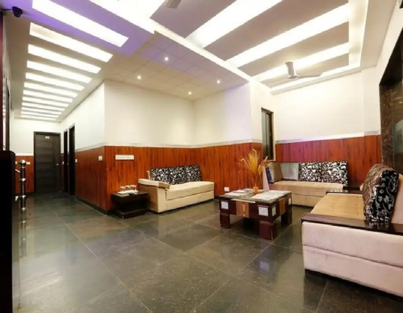 Hotel Anand Lok Inn Mahipalpur, IGI Delhi Airport