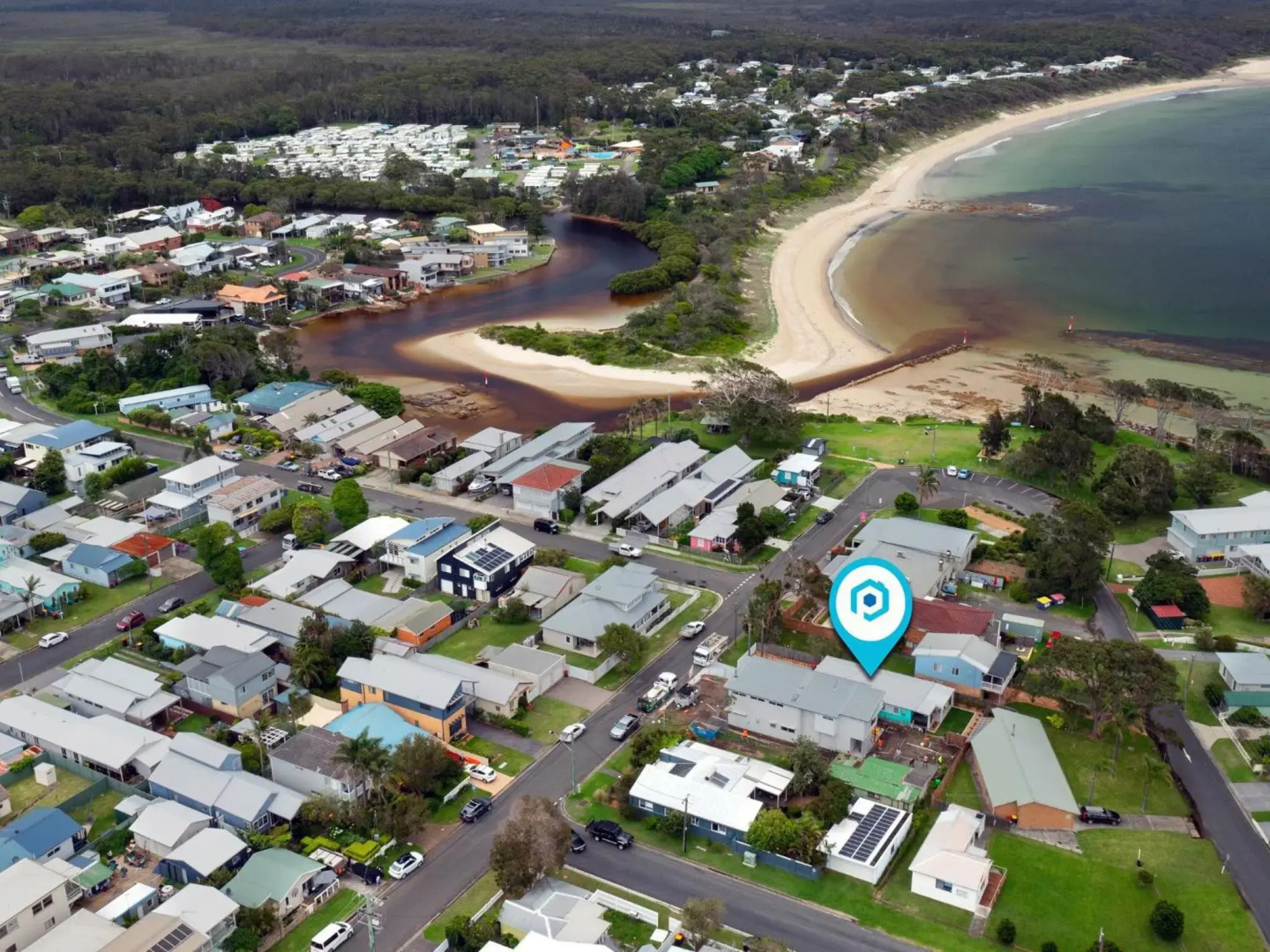 Sandy Feet Retreat - Pet Friendly - 1 Min Walk to Beach