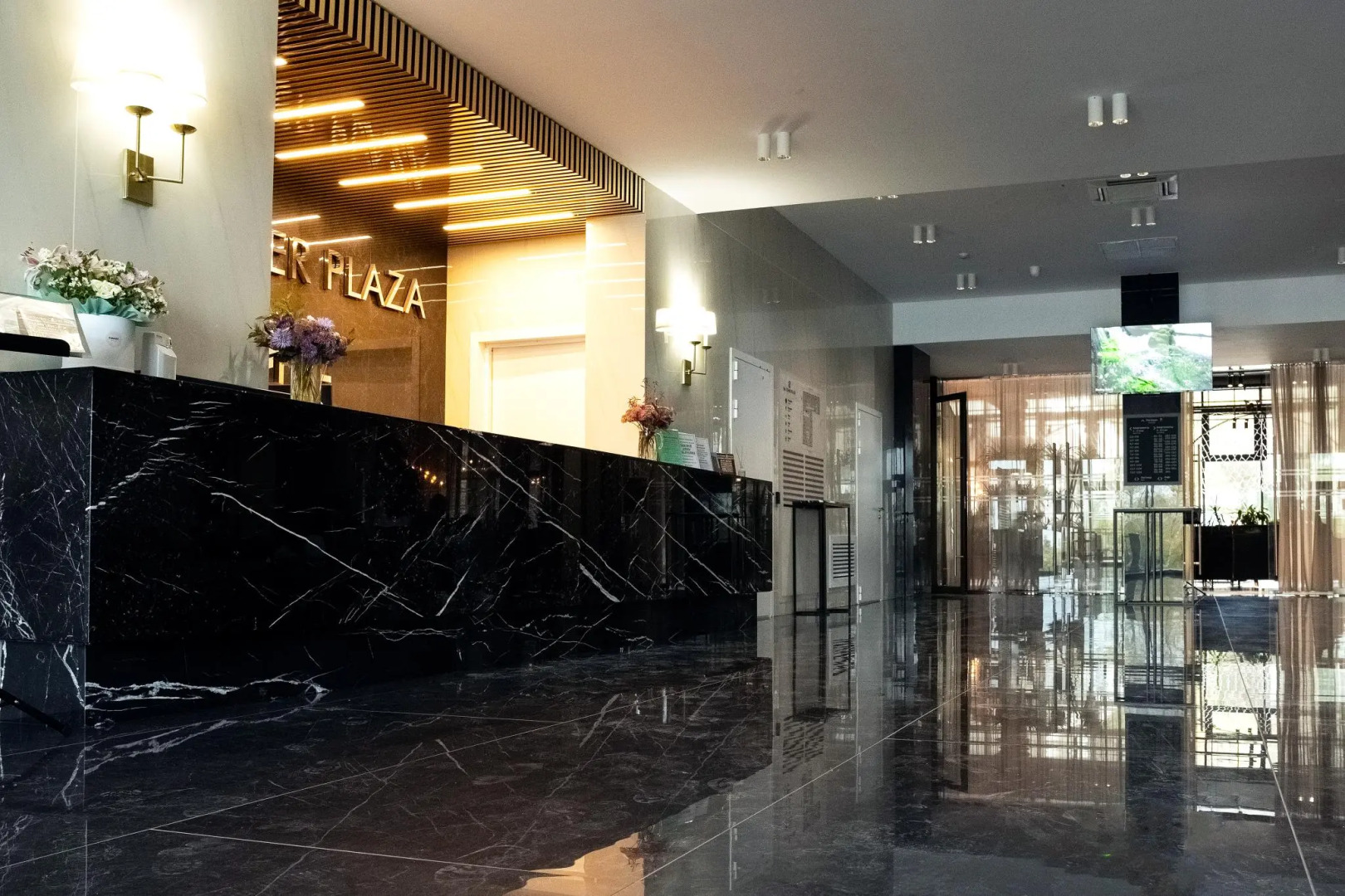 2ROOMS (2РУМС) на улице Максима Горького