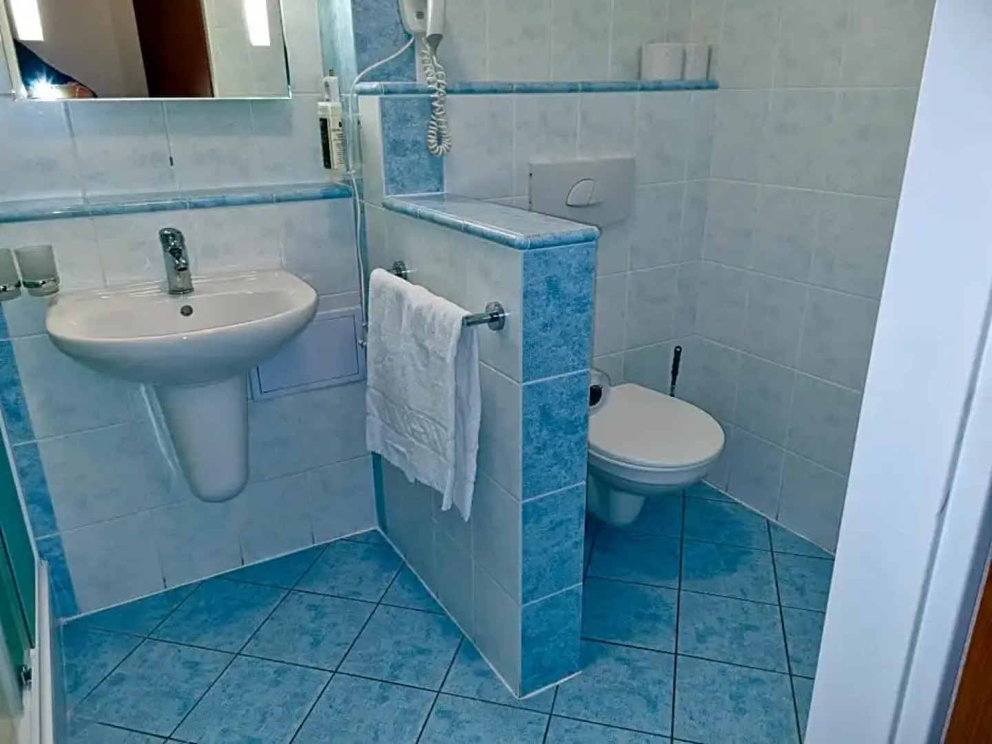 Ubytování Hanka v hotelovém pokoji C408