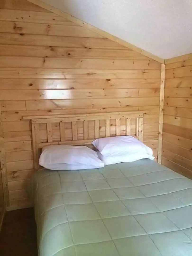 The Elms Waterfront Cottages