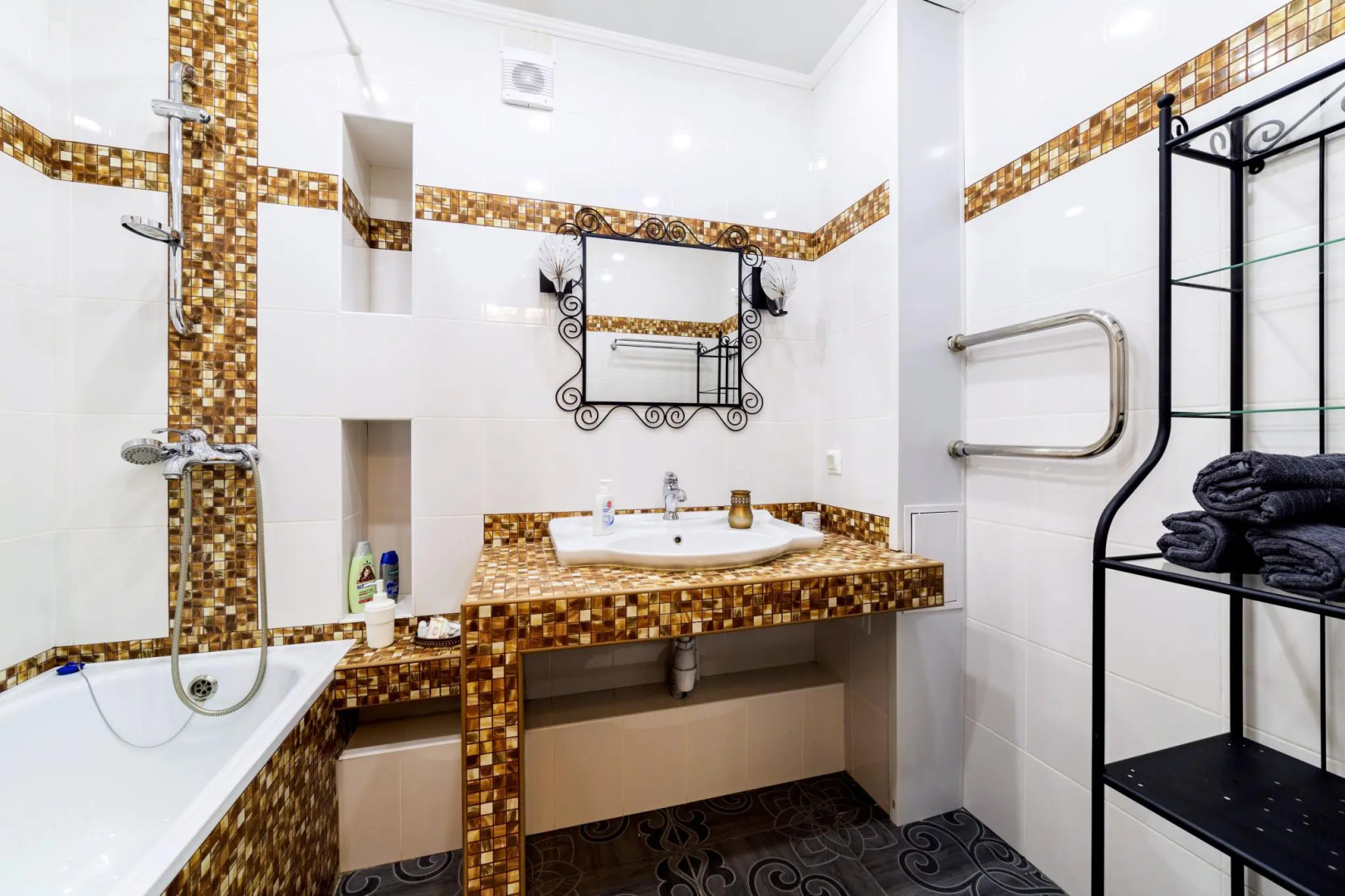 uTrip (юТрип) на улице Право-Булачная