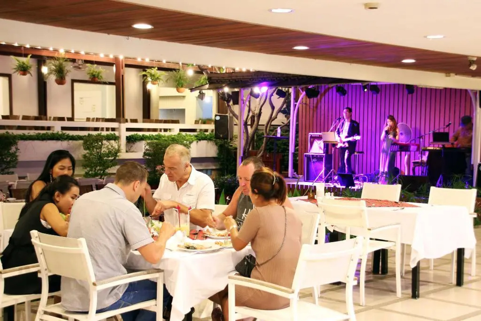 The Cha-am Methavalai Hotel