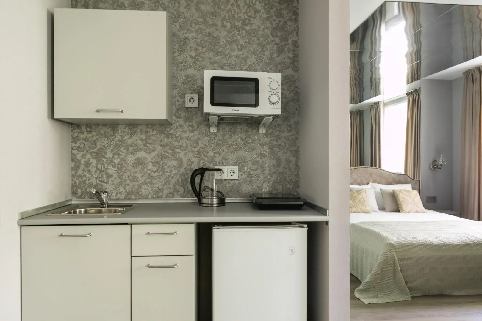 Home Hotel (Хоум Хотел)