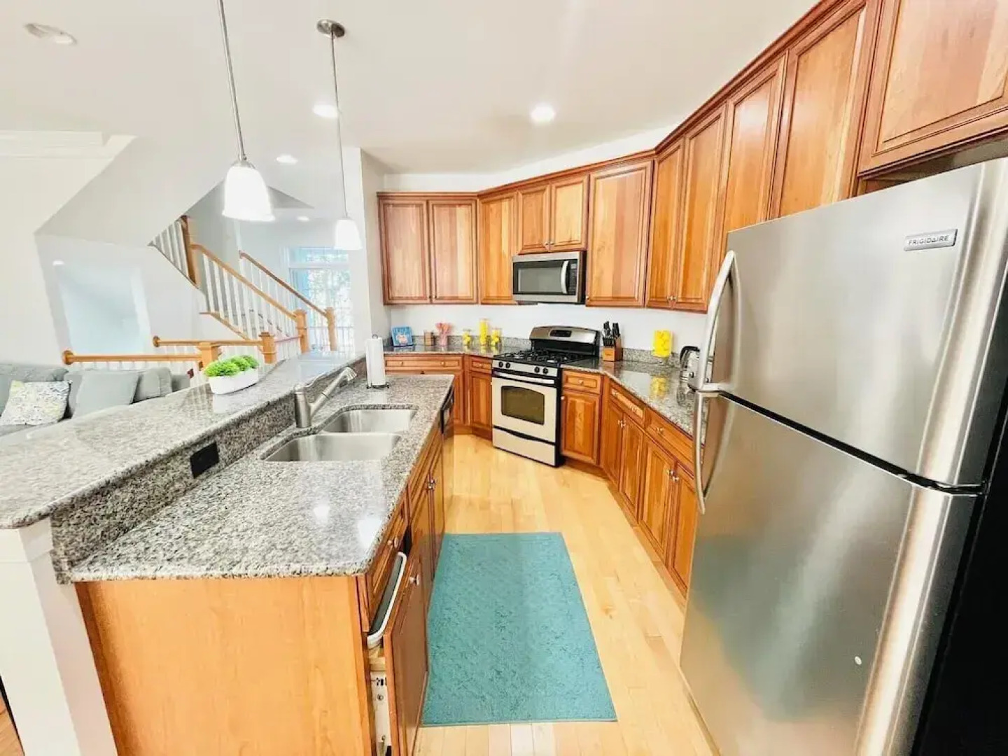 Catalina Circle 21307