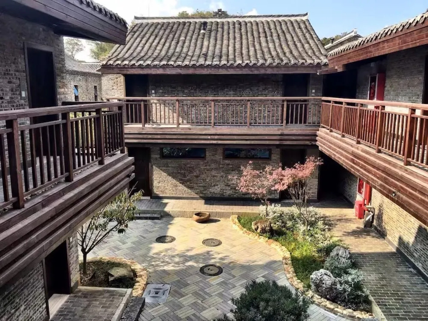 Ven Courtyard