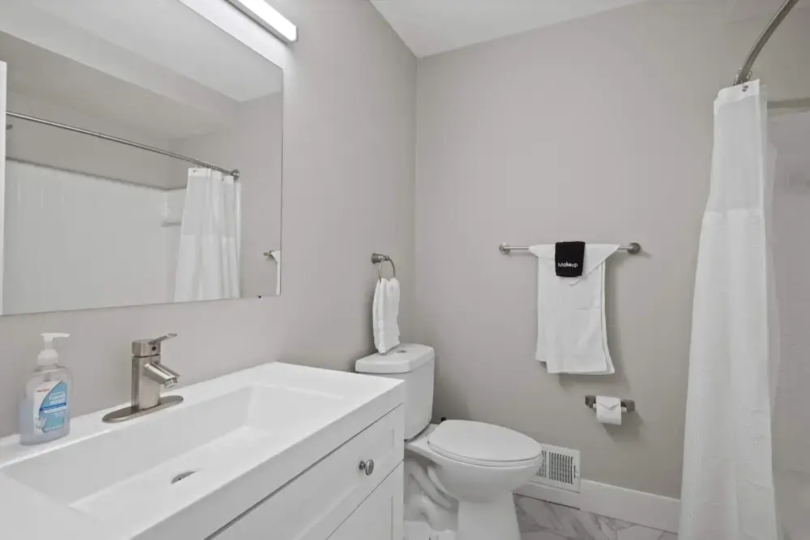 Inviting 2BR 2BA Unit in Rochester Hills