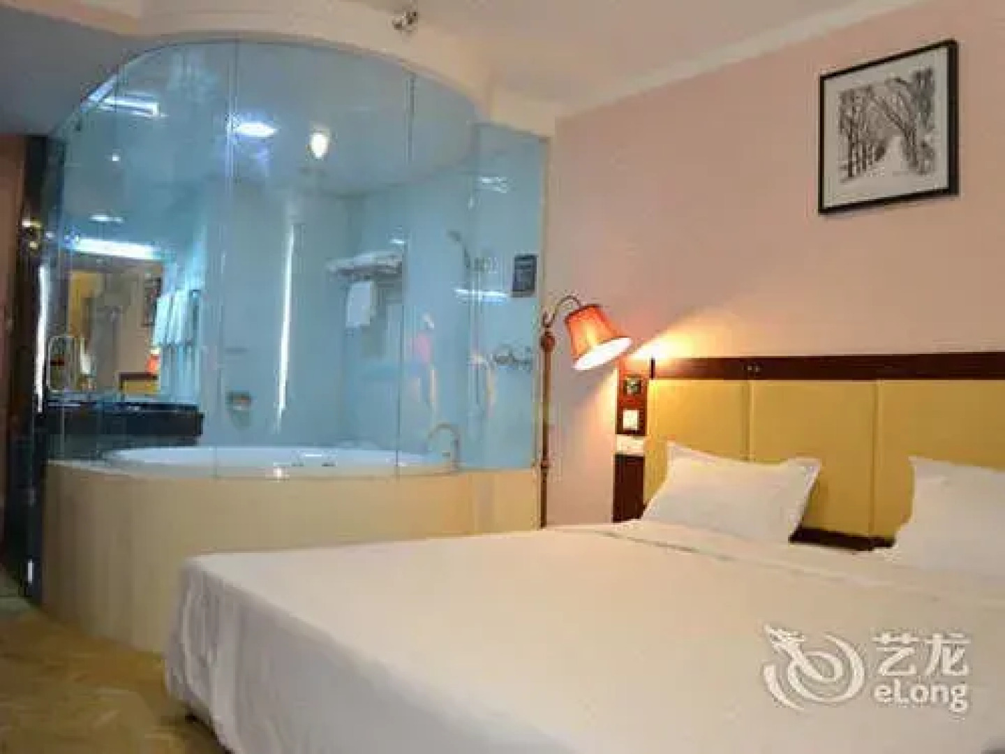 Super 8 Peony Square