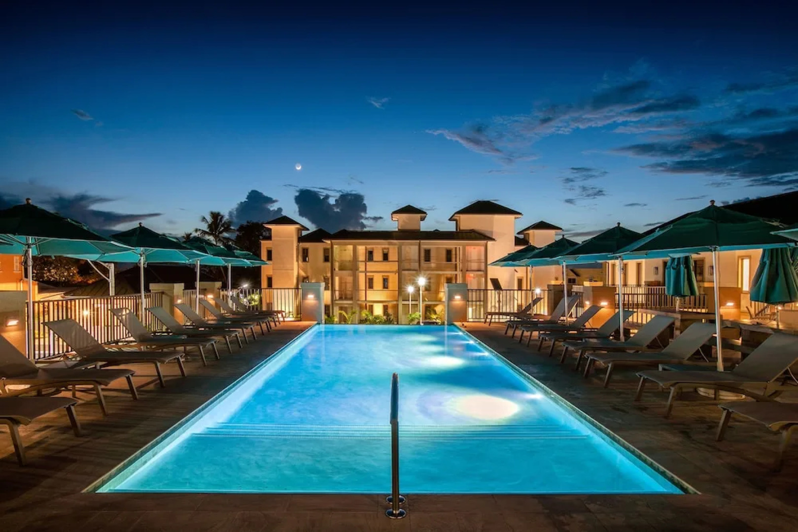 Villas & Suites at Beach View