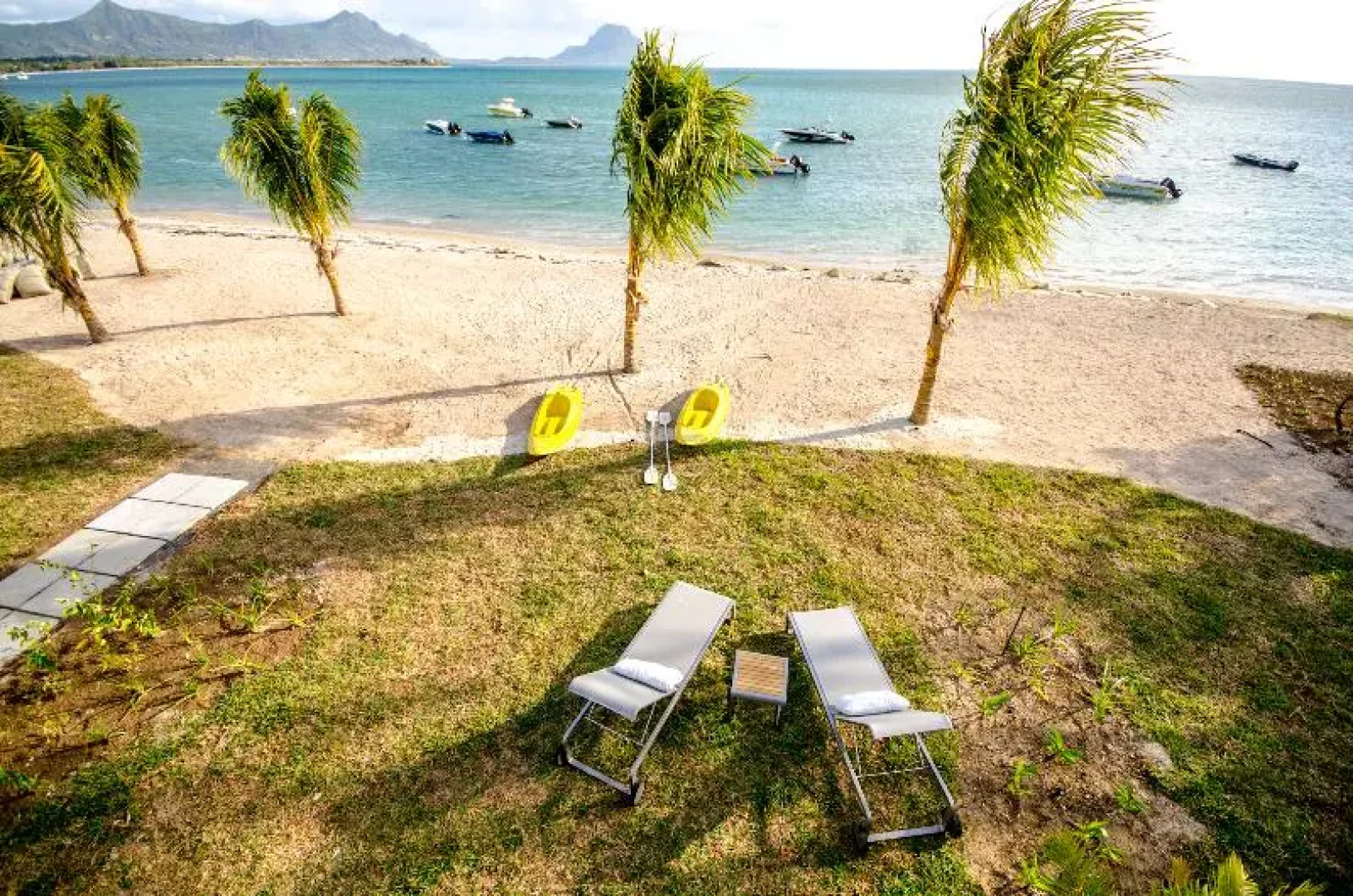 L'Escale Beachfront Luxury Suite By Dream Escapes