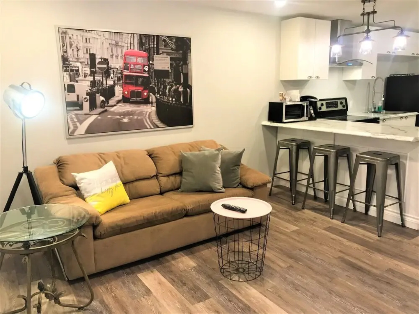 Carleton Place Downtown 1 and 2 Bedroom Entire Apartments