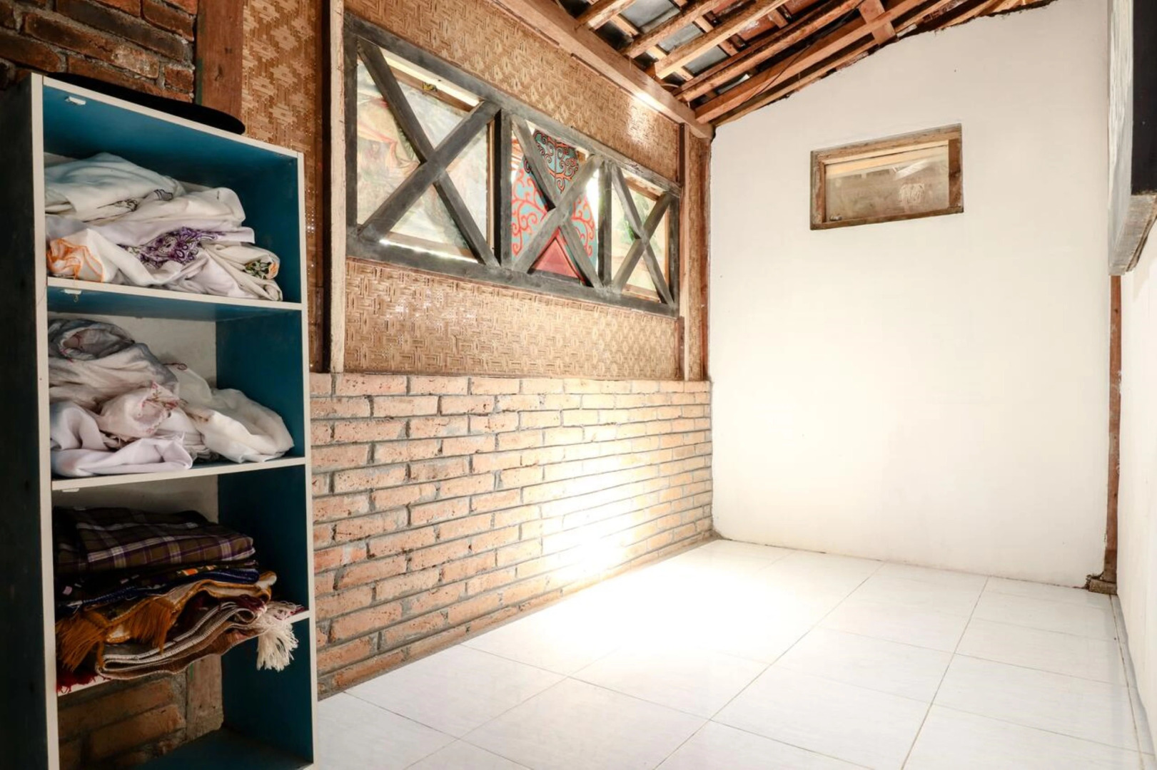 Segajih Central Stay and Education