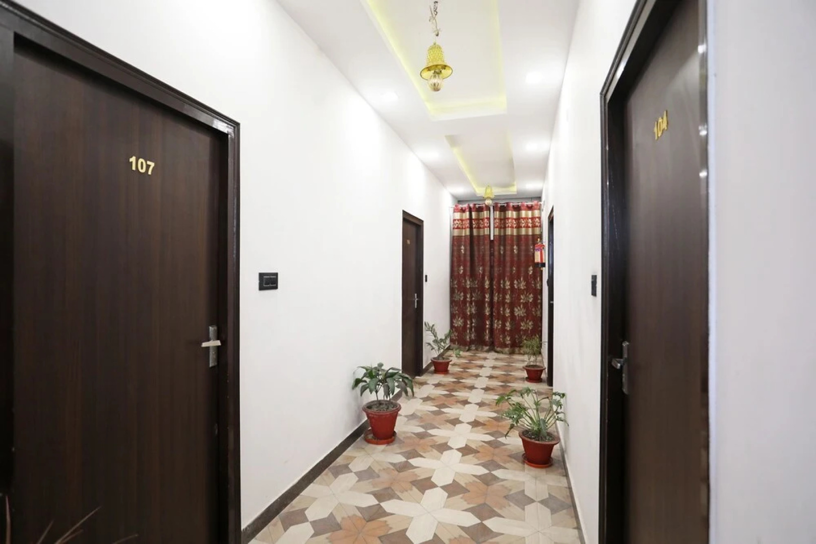 OYO 10535 Hotel Alpine