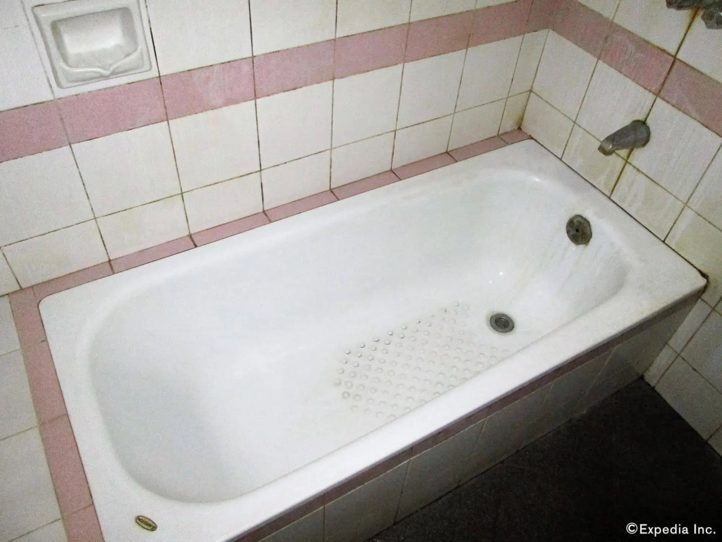 Discovery Hotel and Restaurant